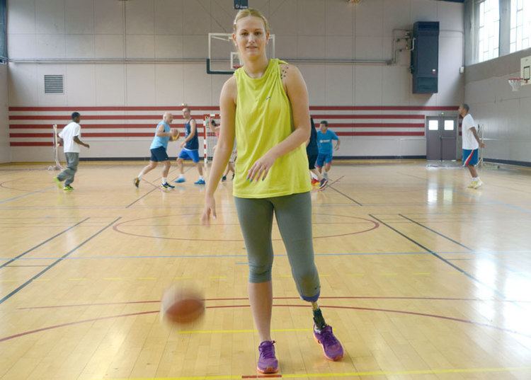 Natasa Kovacevic, Atlet Basket Profesional Wanita Pertama