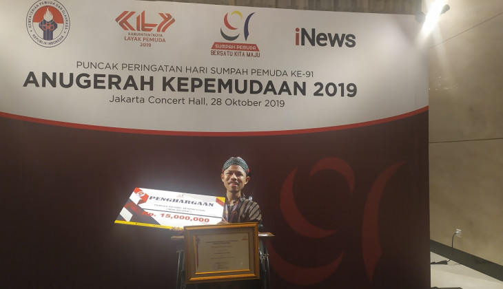 Fahmi Raih Penghargaan Pemuda Difabel Berprestasi