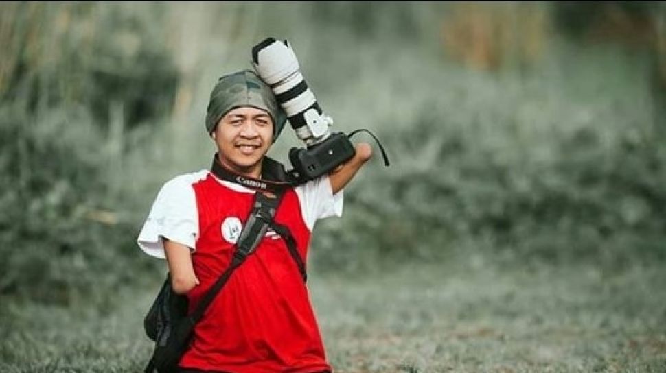 Achmad Zulkarnain, Fotografer Difabel yang tidak memiliki kaki dan tangan