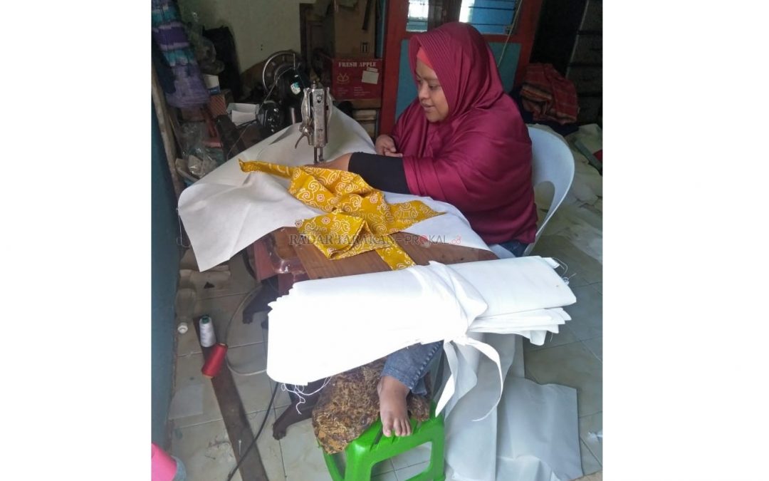 Armelina, Tunadaksa Penjahit Kain Batik