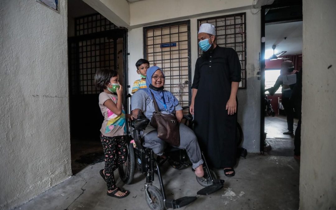 Ina Wanita Tak Punya Tangan dan Kaki, Tetap Semangat