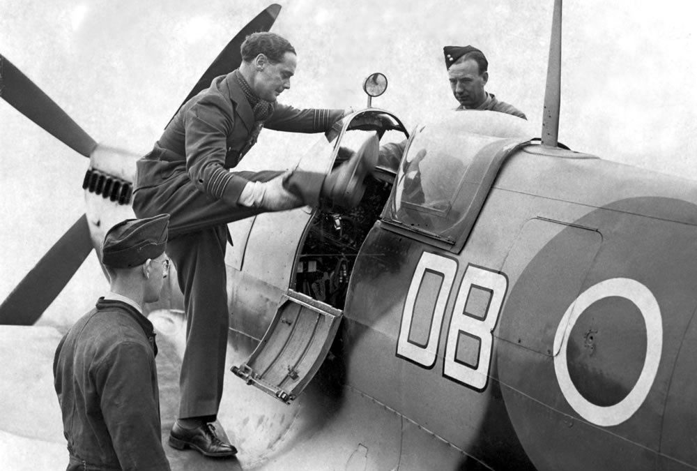 Douglas Bader, Pilot Tanpa Kaki yang Ditakuti Jerman