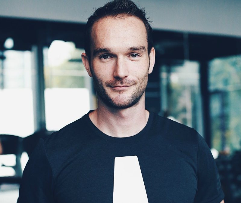 Jack Thomas, Dramer Bertangan Satu Tanpa Alat Bantu