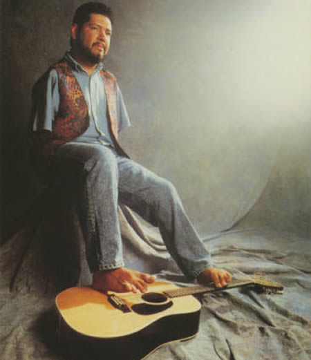 Pemain Gitar Tanpa Lengan, Tony Melendez