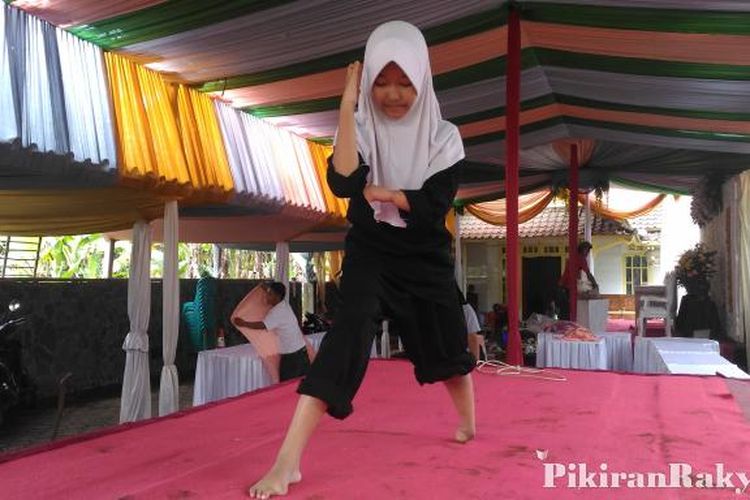 Cacat Kaki Dan Tangan Kiri Tak Halangi Rahma Jadi Pesilat