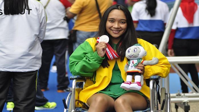 Laura Aurelia Dinda Atlet Renang Difabel Berprestasi