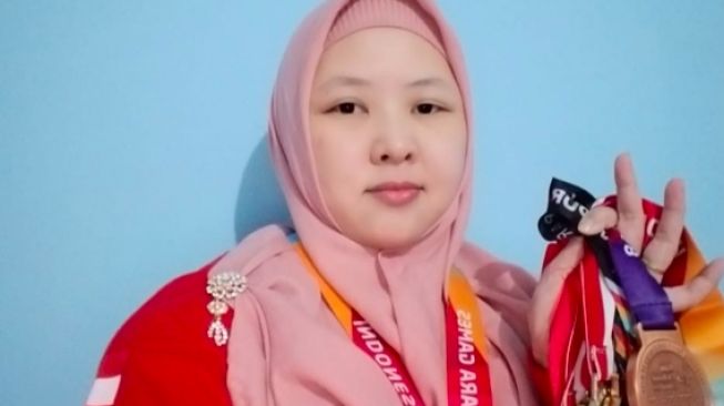 Yuni Atlet Catur Disabilitas Wanita Penuh Prestasi