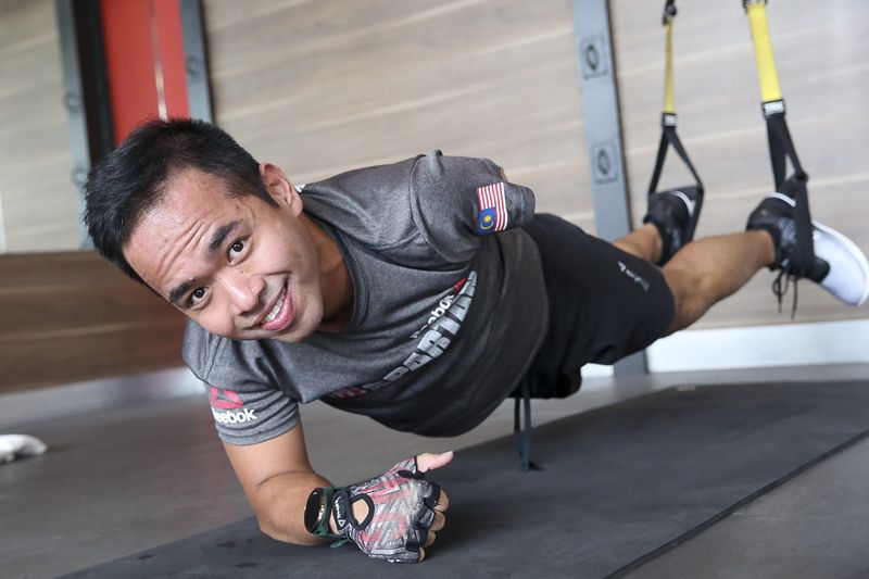 Pria Satu Lengan Yang Semangatnya Patut Dicontoh