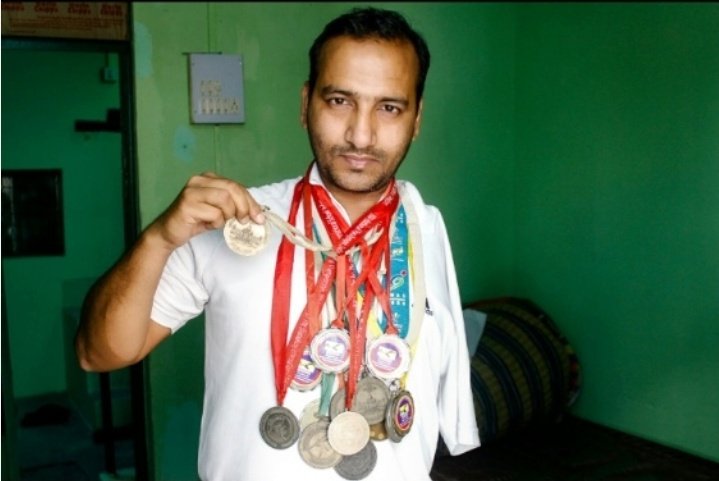 Bharat Kumar Seorang Juara Dunia Kumar Telah Membuat Bharat (India) Bangga Dengan Memenangkan Lebih Dari 50 Medali Dalam Kontes para-renang