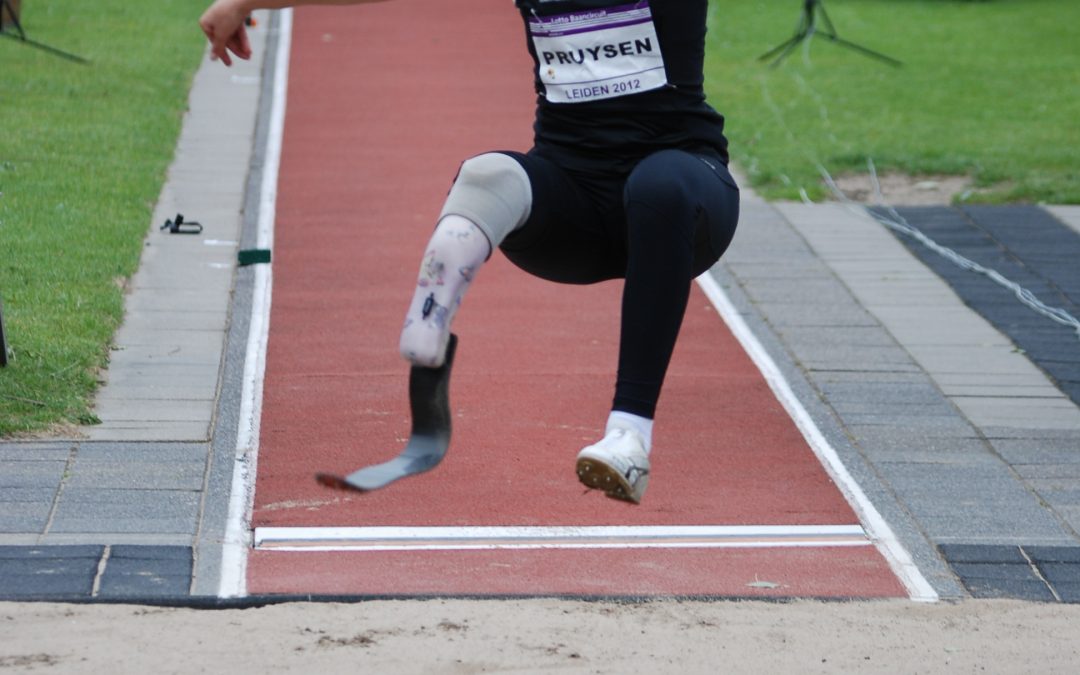 Iris Pruysen Seorang Pensiunan Atlet Paralimpiade Belanda Yang Berlaga Di Cabang Lari Sprint Dan Lompat Jauh Yang Kehilangan Kakinya