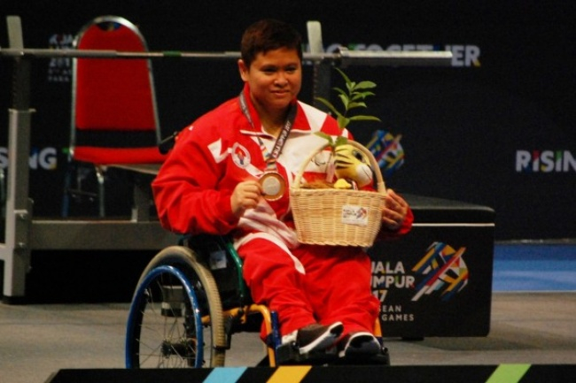 Rani Puji Astusi Atlet Angkat Berat Asian Para Games 2018