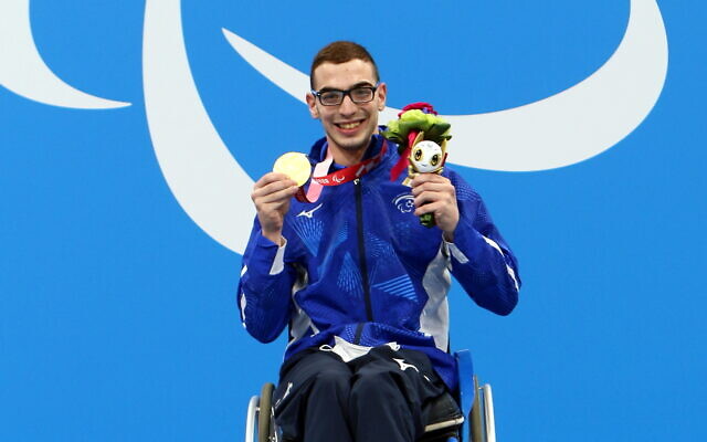 Prestasi Perenang Ami Omer Dadaon Yang Menderita Palsi Serebral