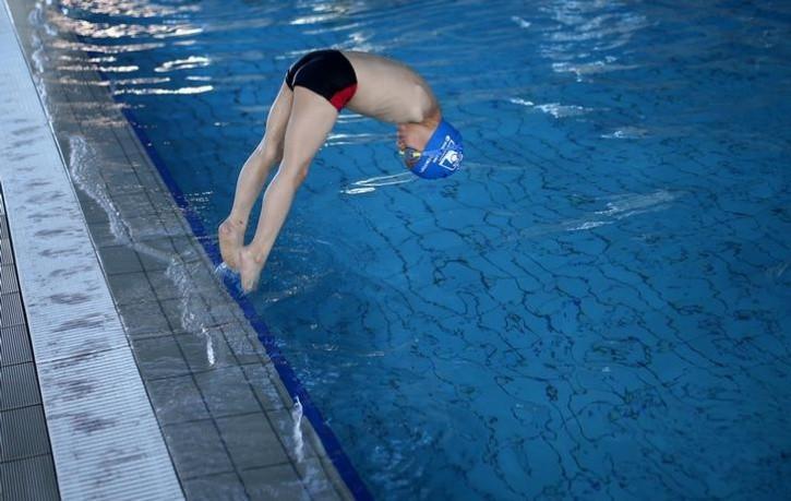 Bocah Tanpa Lengan Raih Medali Emas di Lomba Renang