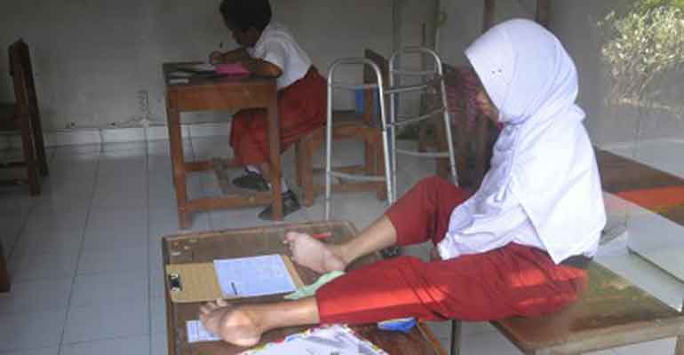 Juara Olimpiade Sains Nasional : Anis Rahmatillah