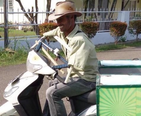 Sugeng, Penjual Tape Tangan Lengan