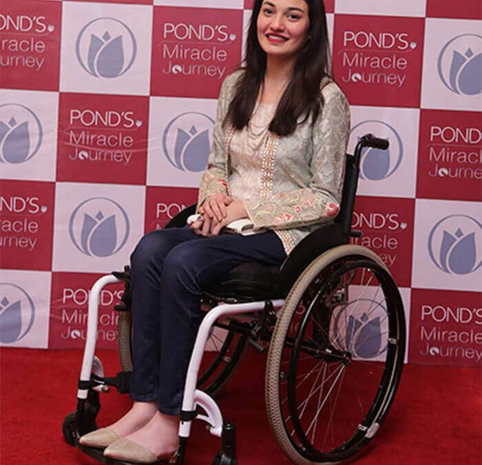 Muniba Mazari Pelukis Penyandang Disabilitas