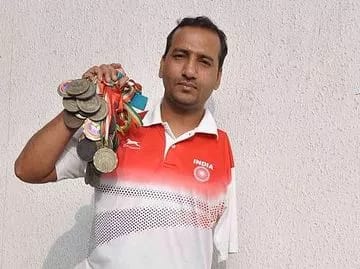 Bharat Kumar Peraih 50 Mendali dalam Kontes Renang