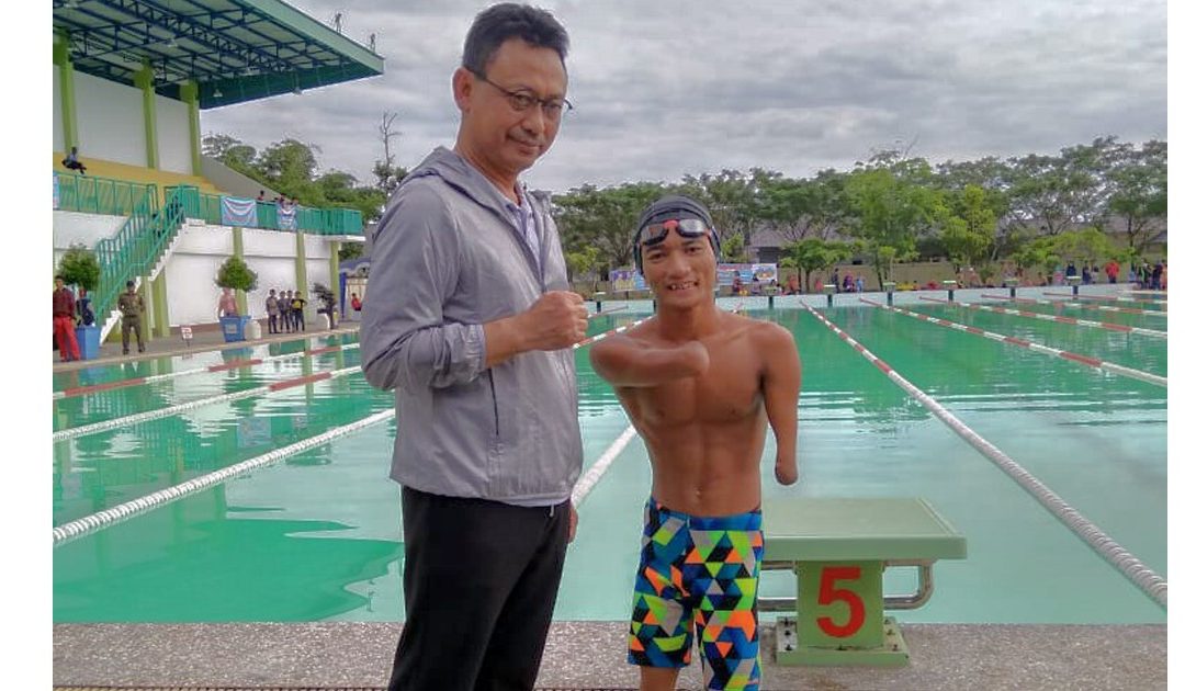 Atlet Renang Tanpa Tangan dan Kaki Utuh