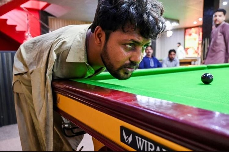 Muhammad Ikram, Tanpa Lengan Mahir Bermain Biliar