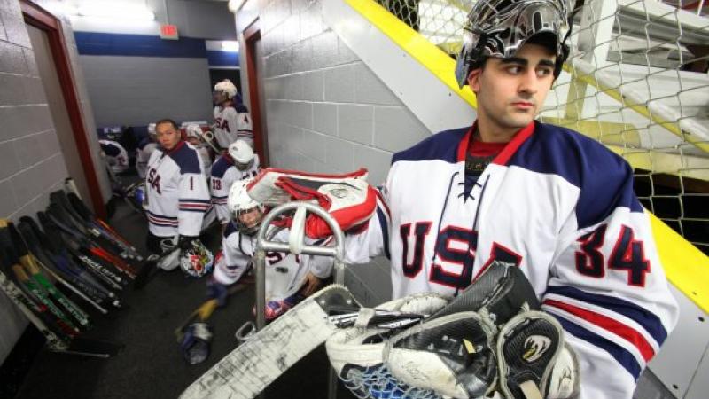 Steve Cash, Atlet Disabilitas Hoki Es Tanpa Kaki