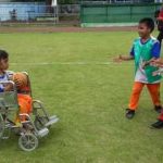 Senangnya Anak Berkebutuhan Khusus(Difabel) Bermain Bola