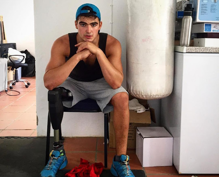 Caleb Swanepoel, Selamat Dari Serangan Hiu