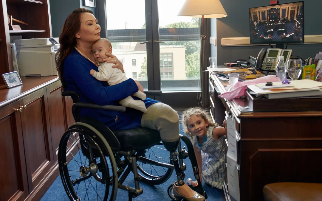 Tammy Duckworth, Kehilangan Kedua Kakinya Saat Bertugas
