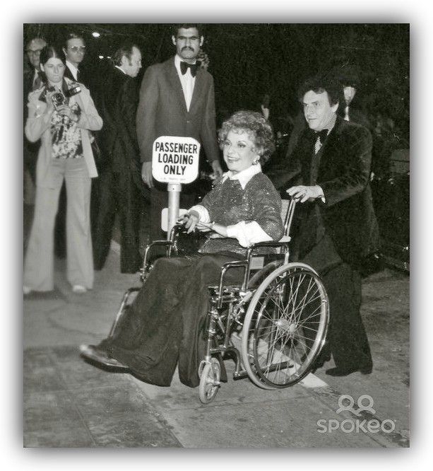 Totie Fields, Mengubah Kekurangan Menjadi Hiburan