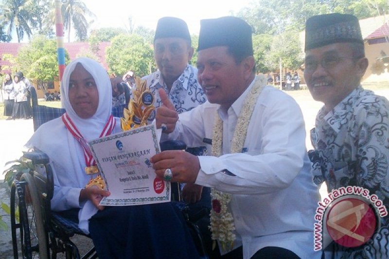 Tsafitri, Siswi Tunadaksa Juara IT Nasional