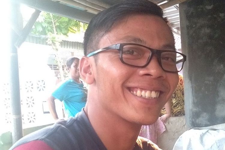 Indra, Pemuda Difabel Bangkitkan Kerajinan Anyaman Bambu