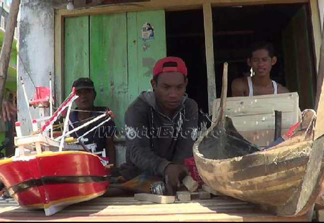 Hariyanto, Difabel yang Sukses Usaha Kerajinan Miniatur Kapal