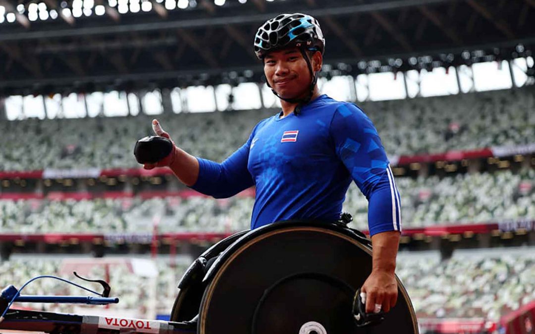 Putharet Khongrak atlet kursi roda yang pantang menyerah