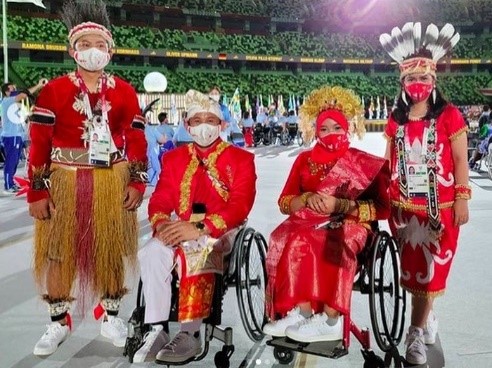Atlet Difabel RI Berbaju Adat di Paralimpiade Tokyo