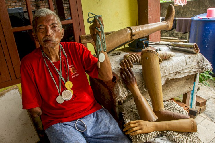 Mengenal Azhari, Atlet Difabel Sumsel Peraih Perak Paralimpiade Kanada 1976