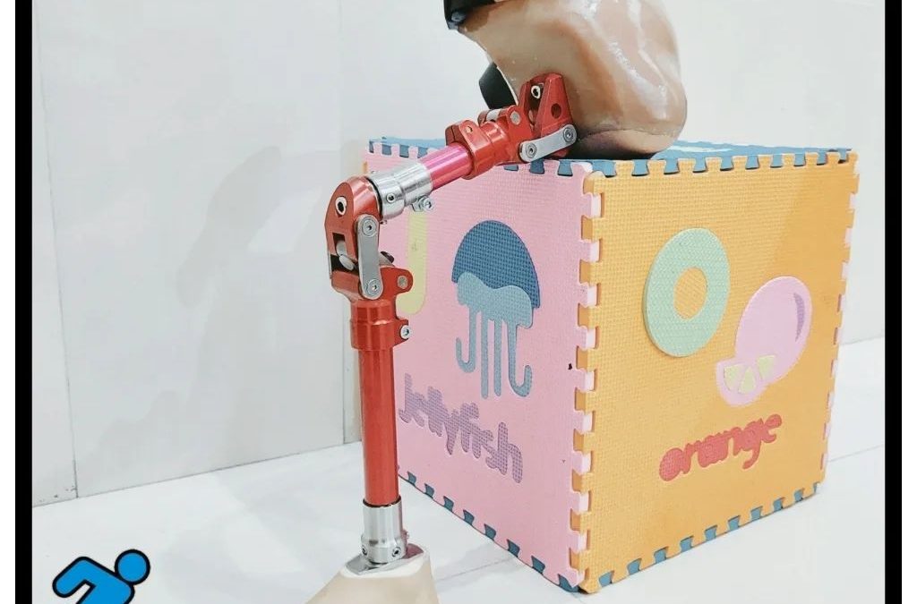 Kaki Prostesis Tepat Hip. Untuk anak anak