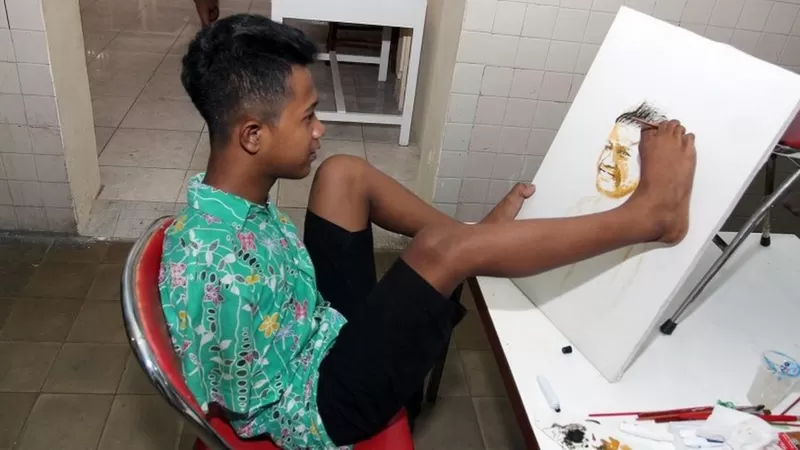 Difabel pelukis handal keluarga Wapres AS.