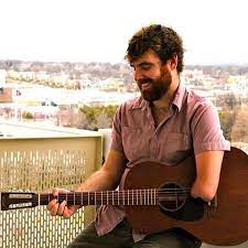 Tony Memmel menginspirasi kaum difabel melalui alunan gitar dan lagu ciptaannya.