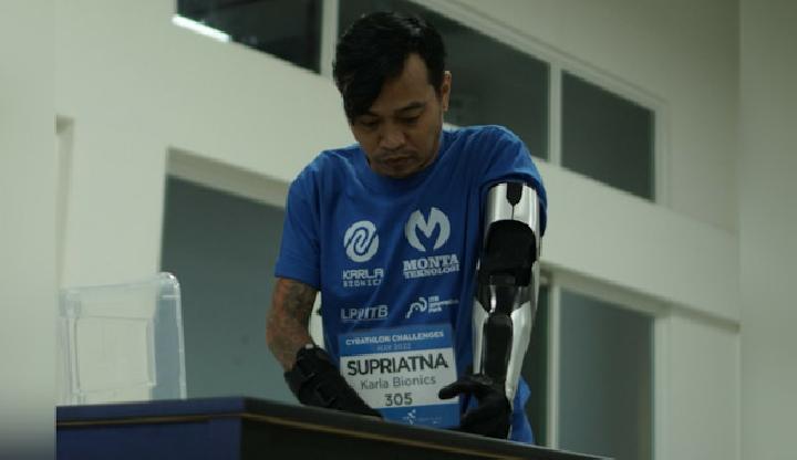 Tangan Palsu Bionik Buatan Dosen ITB Dijajal Drummer Difabel