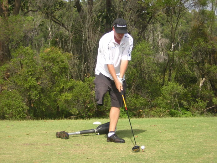 Shane Luke, Bermain Golf Dengan Satu Kaki