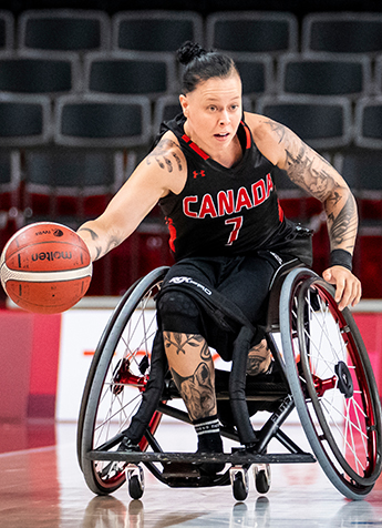 Bertemu dengan Atlet Tanpa Kaki, Cindy Ouellet, yang Menjadi Atlet Bola Basket Paralimpiade yang Sukses