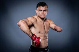 Atlet Tanpa Tangan, Nick Newell, Menjadi Juara Olahraga Gulat dan MMA