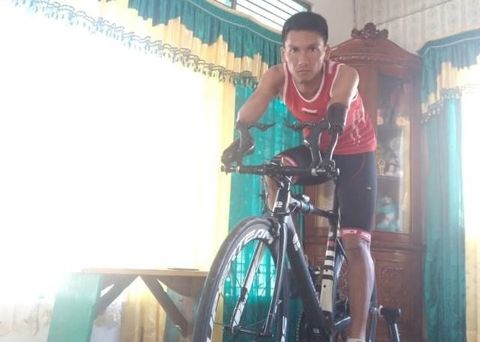 Olahraga untuk difabel menggunakan sepeda statis