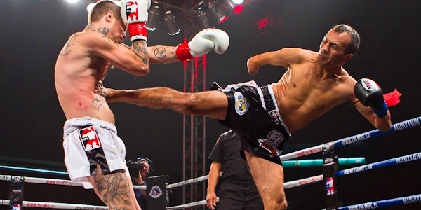 Baxter Humby, Petarung satu tangan juara dunia kickboxing.