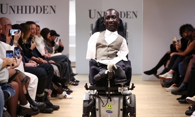 Model Difabel Tampil di London Fashion Week