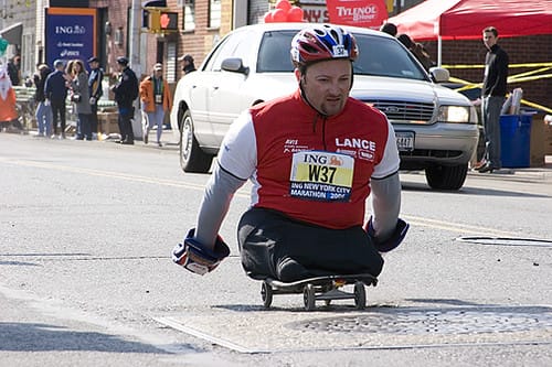 Lance Benson orang tak berkaki yang ikut lomba lari Marathon di New York
