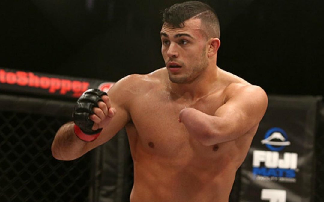 Luar Biasa! Detik-detik Petarung ‘Bertangan Satu’ Kunci Lawan demi Gelar MMA