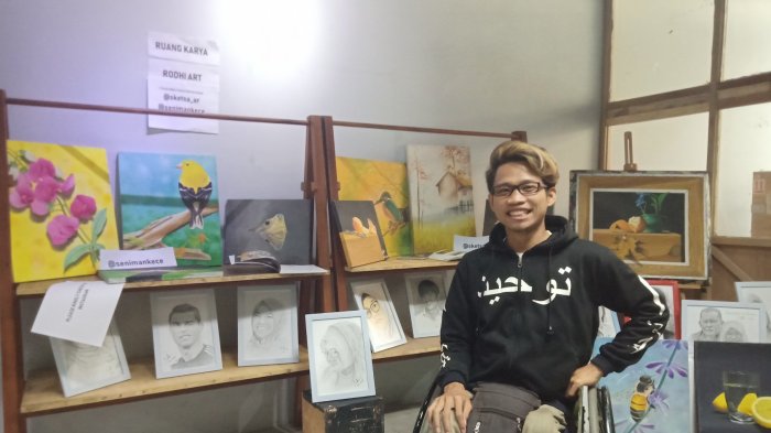 Pelukis Rodhi Mahfur