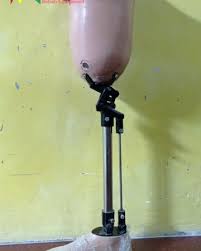 Apa Itu Kaki palsu dengan konektor sendi