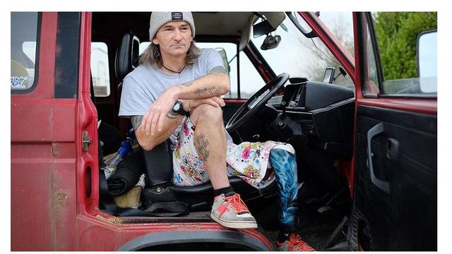 Rik Bennet Peselancar Handal