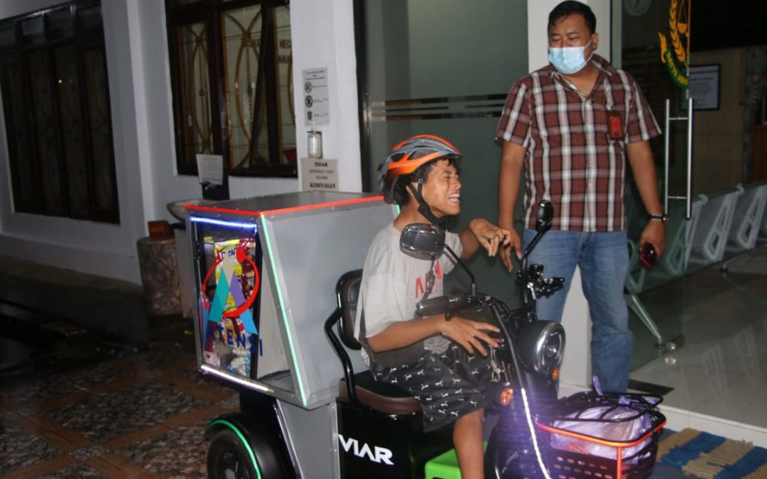 Kisah Inspiratif Gading Ogi Saputra, Peyandang Disabilitas